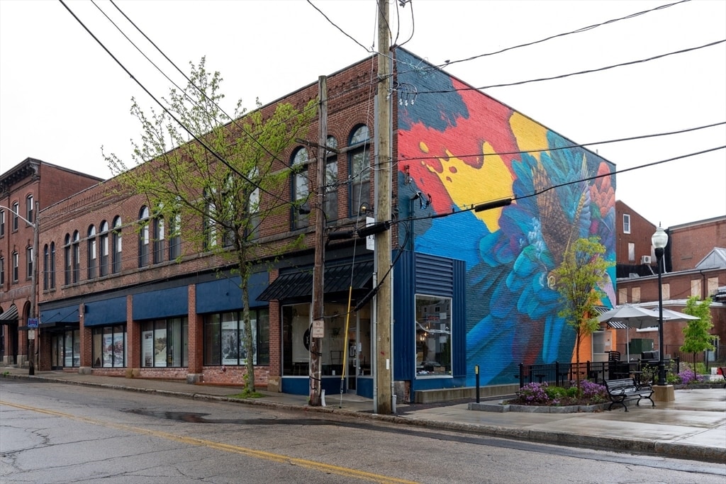 Primary Photo - 1 Central St