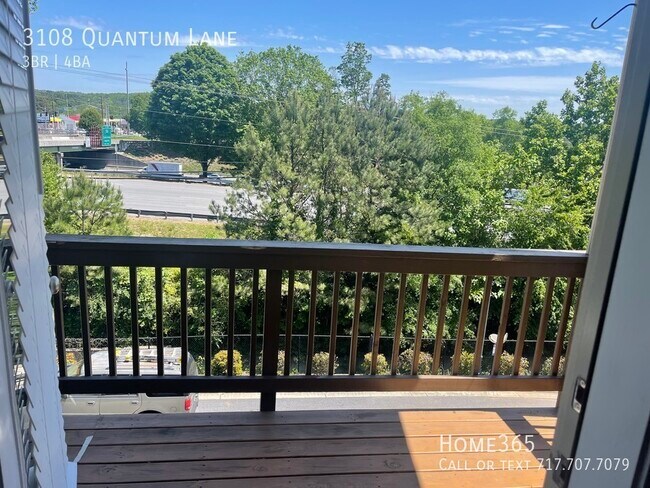 Building Photo - Jaw-Dropping Condo!