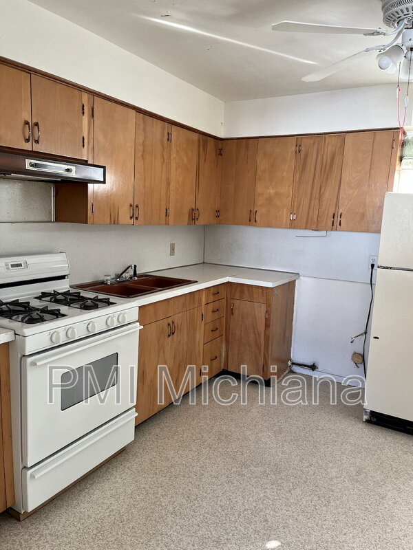 Foto del edificio - 909 W Donaldson Ave