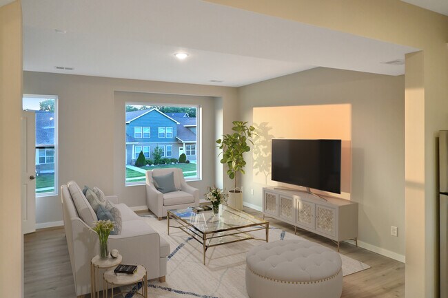 Family Room - 3443 Glenbrook Cir S