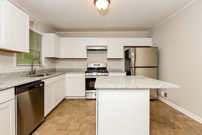 Building Photo - 3074 Menlo Park Dr