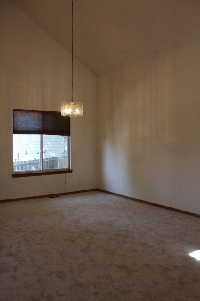 Foto del edificio - Arvada Home near Standley Lake with 4 BR/4 BA!
