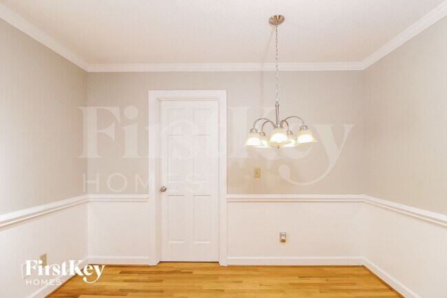 Foto del edificio - 402 Willow Spring Ct