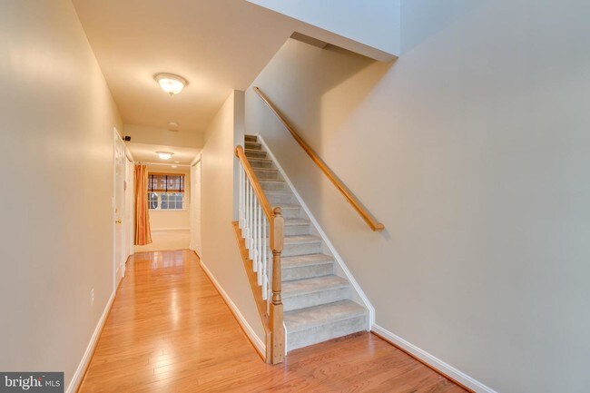 Building Photo - 106 Breakers Edge Ct