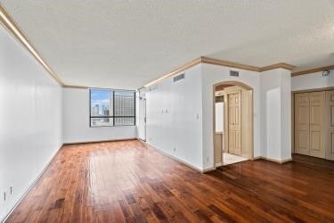 Building Photo - 5150 Hidalgo St