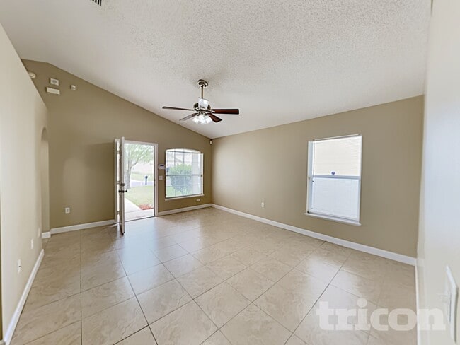 Foto del edificio - 6836 Playpark Trail W