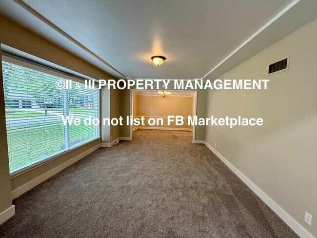 Foto del edificio - 9425 Carter Dr