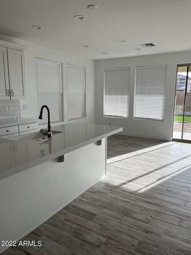 Foto del edificio - 21623 N 59th St