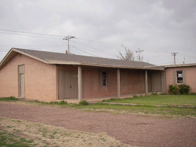 Primary Photo - 701 N Park Ln