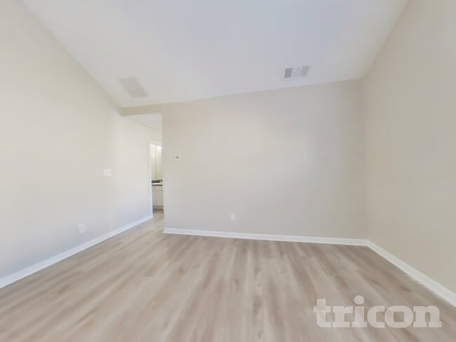 Building Photo - 7057 Fruitwood Ct