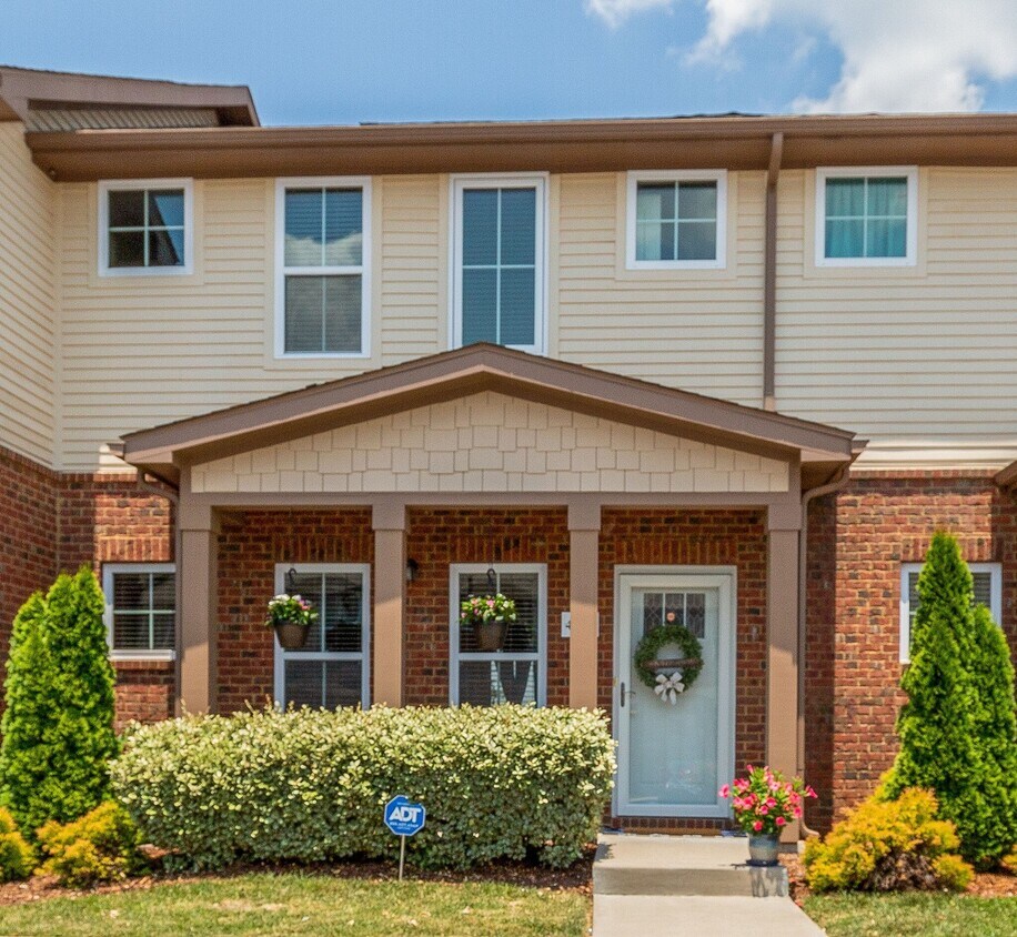 4090 Buchanan Dr, La Vergne, TN 37086 Townhome Rentals in La Vergne TN