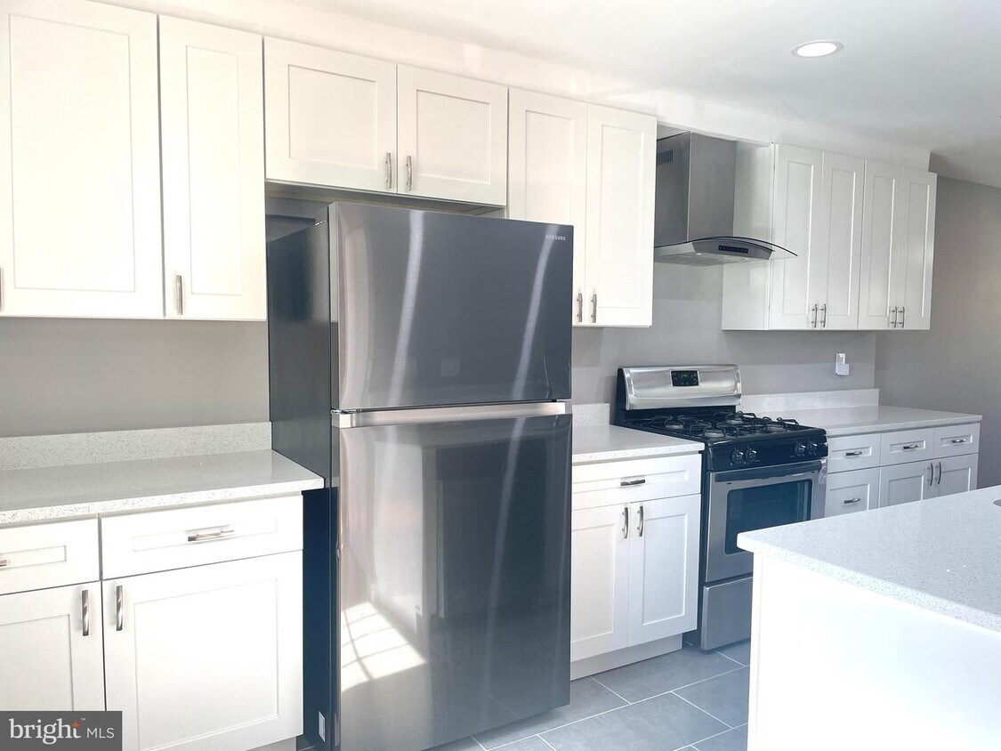 14828 Palmerston Square, Centreville, VA 20120 Townhome Rentals in