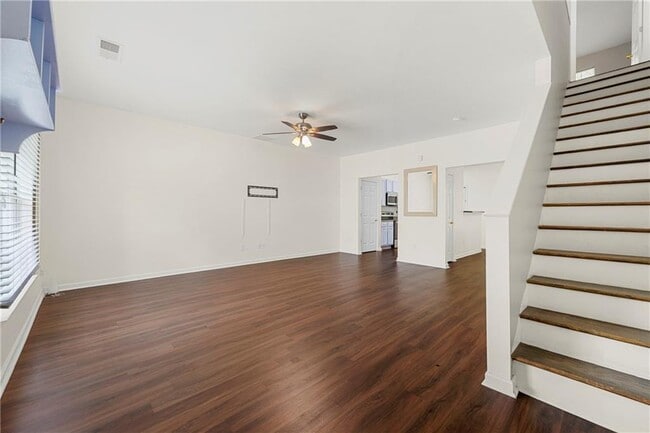 Building Photo - 2525 Walden Lake Dr