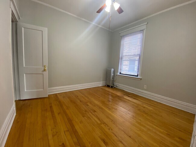 Foto del edificio - 1314 W Waveland Ave