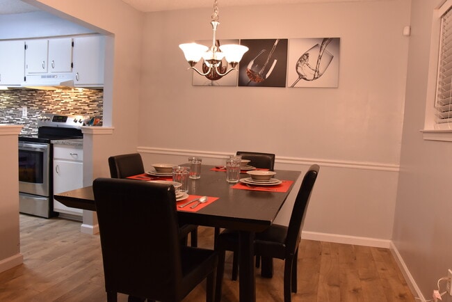 Photo - 1908 Huntingdon Chase House