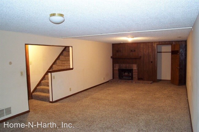 Building Photo - 437-439 Countryside Ct N
