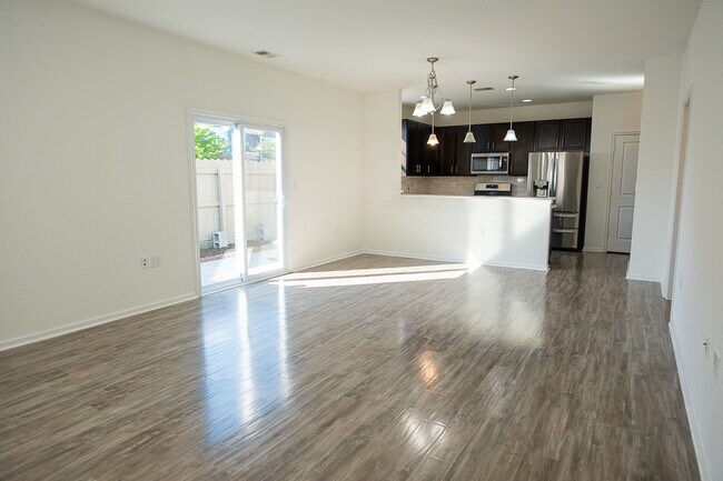 Foto del edificio - 3961 Trenwith Ln