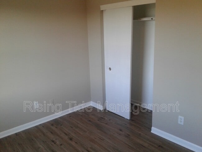 Foto del edificio - 8905 Valley Hill Dr