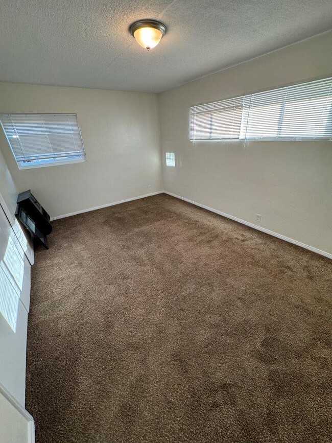 Building Photo - 8809 Los Coches Rd