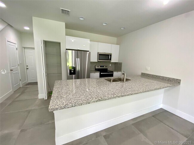 Foto del edificio - 5611 Polk St