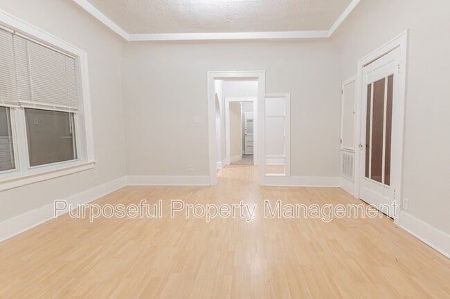 Building Photo - 1420 NW 22nd St