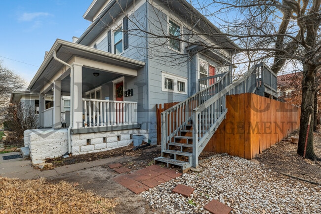 Building Photo - 3321 E Victor St