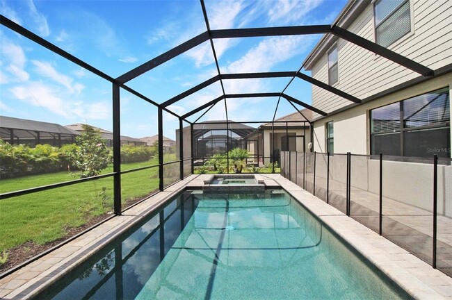 Foto del edificio - 15238 Serene Shores Loop