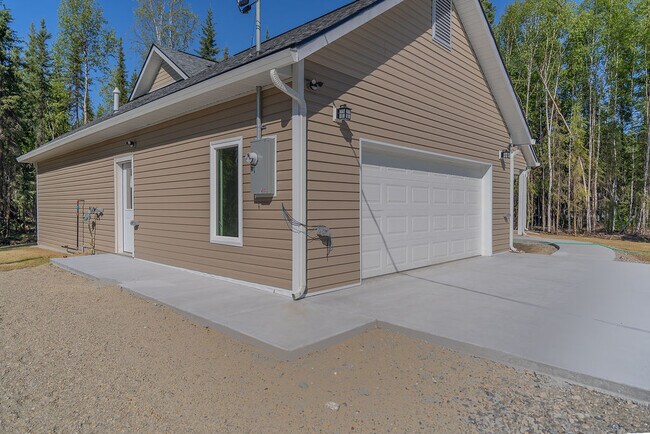 Building Photo - 3720 Birch Dell Dr