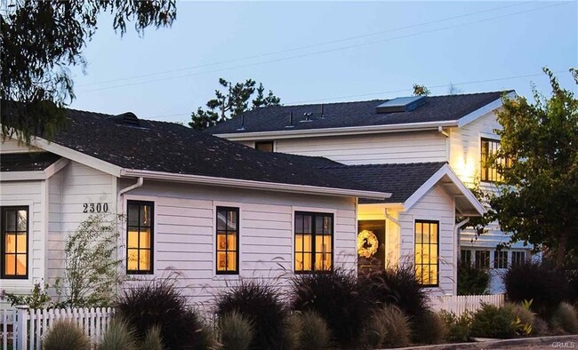 Building Photo - 2300 Laurel Ave