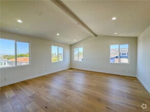Building Photo - 1628 9th St