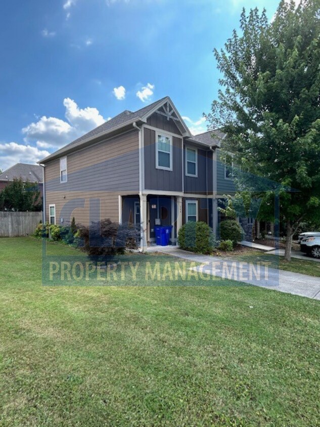Primary Photo - Great modern townhome with fenced in yard!