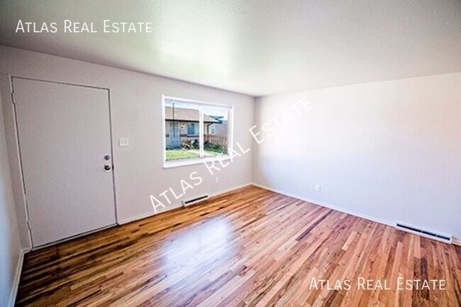 Foto del edificio - Coming soon! Charming 2 Bedroom 1 Bathroom...