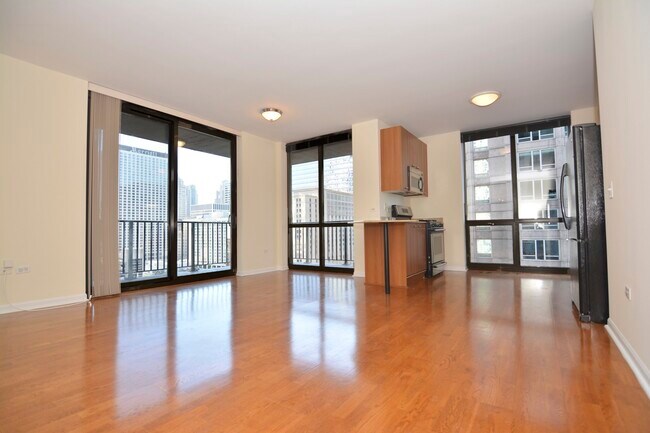 Building Photo - 635 N Dearborn St