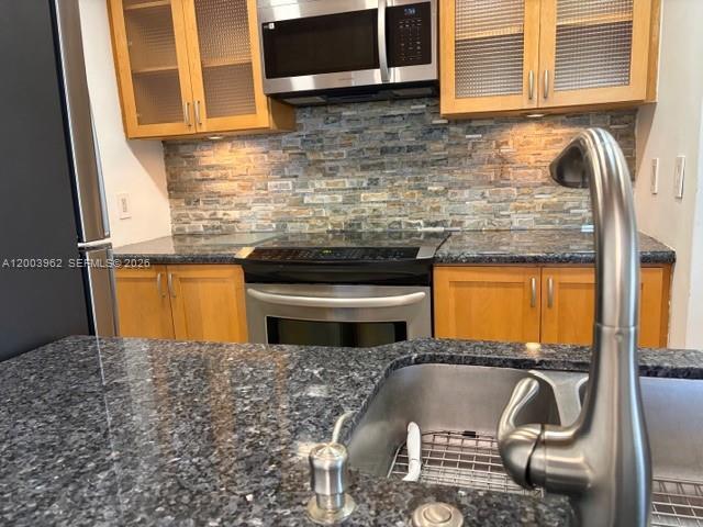 Foto del edificio - 1407 NE 56th St