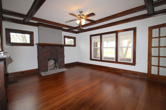 Foto del edificio - 5219 S Lakeshore Dr