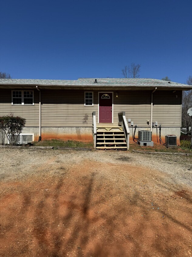 131 Primrose Dr Unit B, Sautee Nacoochee, GA 30571 Room for Rent in