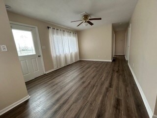 Foto del edificio - 4283 Beechgrove Dr