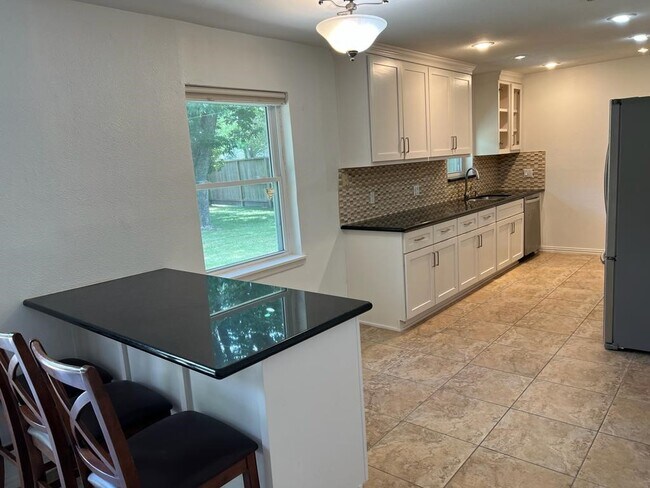 Foto del edificio - 5910 Dawnridge Dr