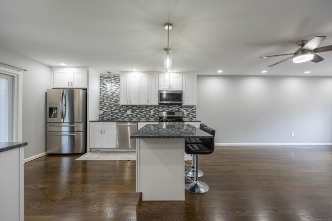 Foto del edificio - 536 Redstone Hill Rd