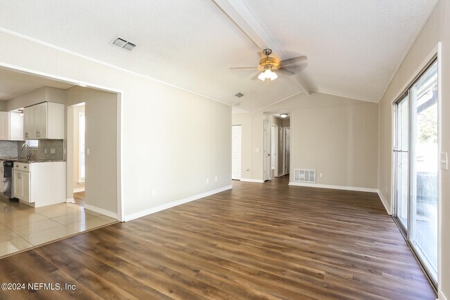 Building Photo - 589 William Ellery St