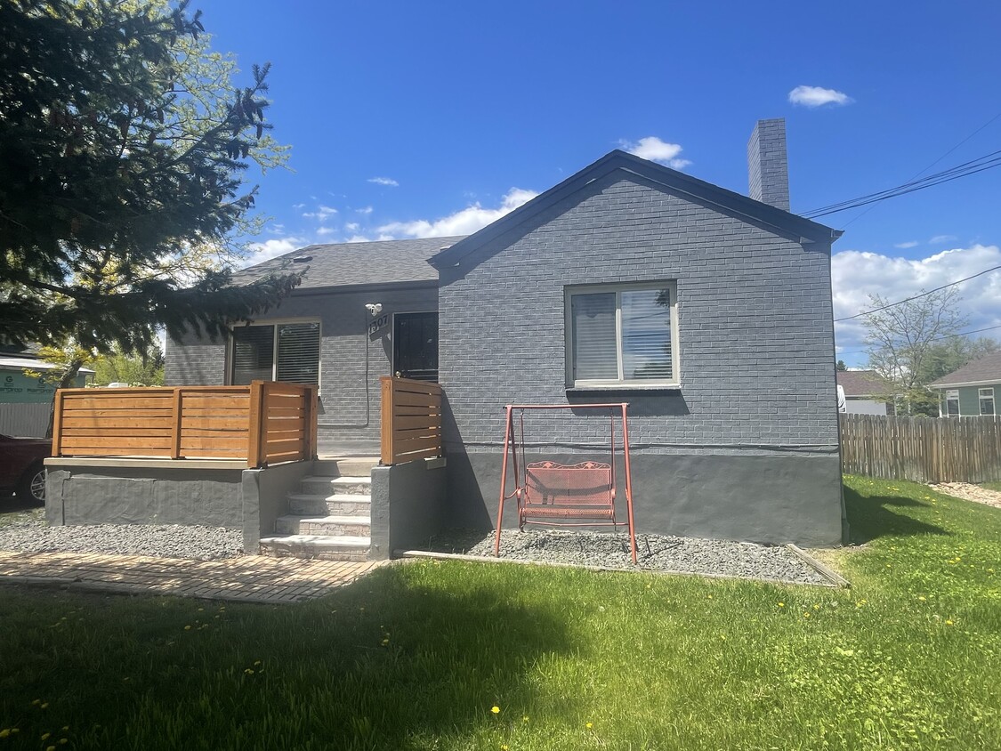 Primary Photo - 1307 Garrison St