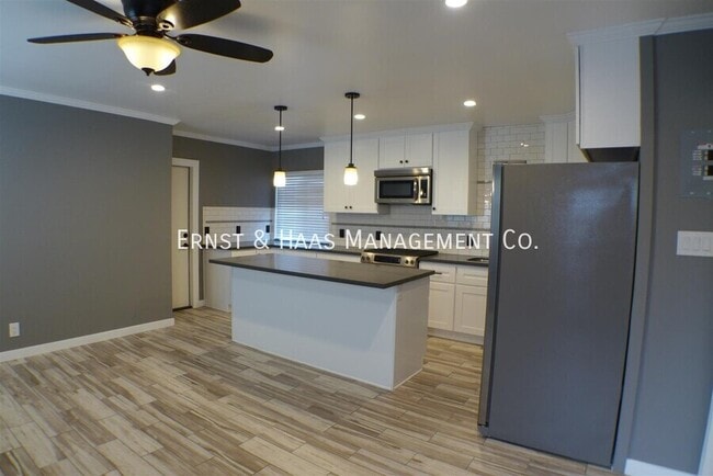 Foto del edificio - 2355 W Lincoln St