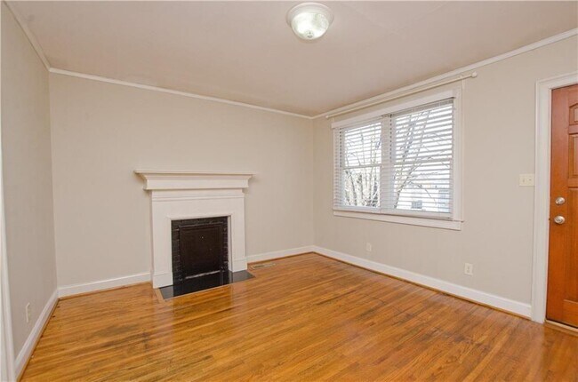 Foto del edificio - 1398 Woodmont Ln NW