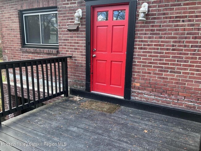 Building Photo - 274 N Rd