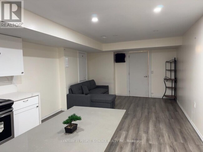 Building Photo - 118 Blackwell Cres