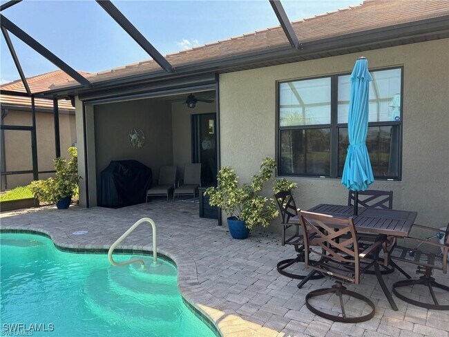 Foto del edificio - 7627 Jacaranda Ln