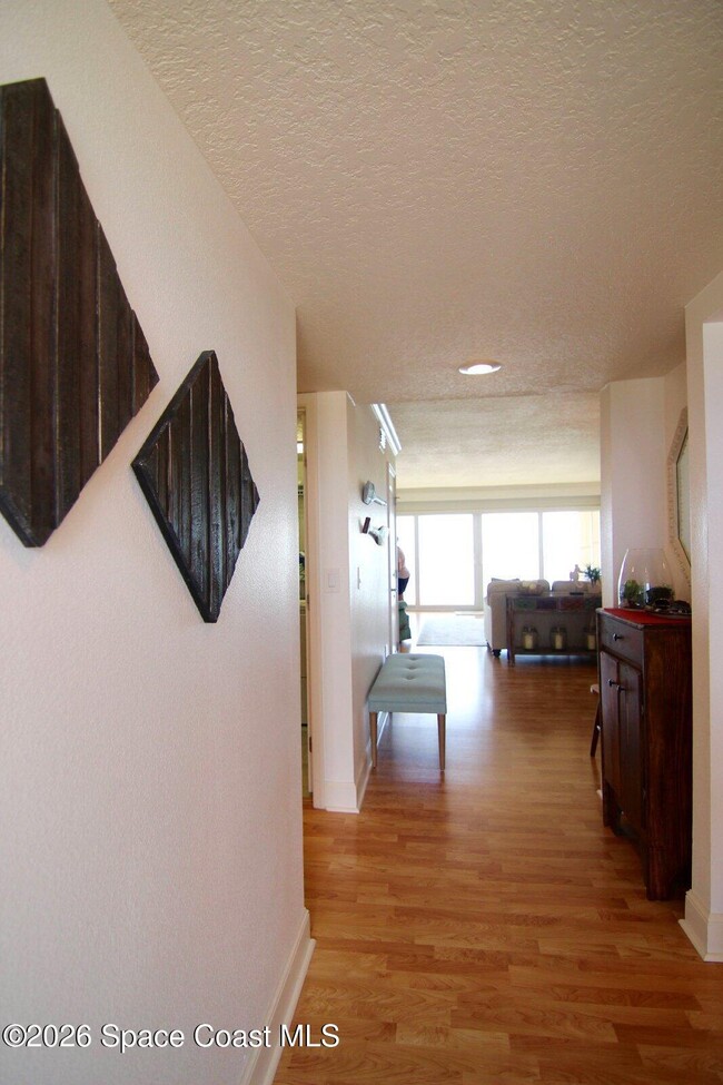 Building Photo - 1095 N Hwy A1A