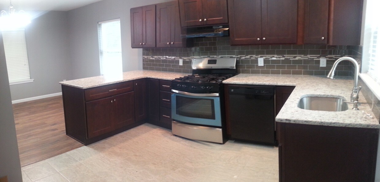 Foto principal - 423 Bentley Ave