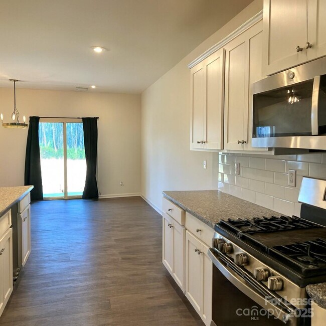 Foto del edificio - 2841 Yeager Dr NW