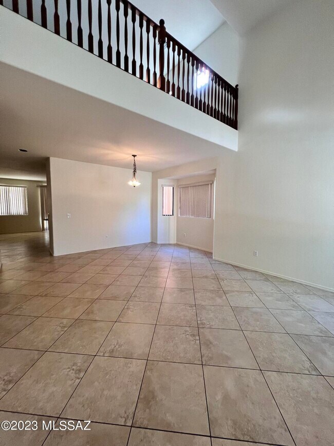 Building Photo - 7560 E Truces Pl